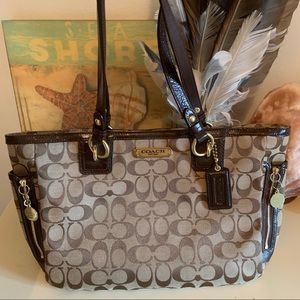 Coach gallery signature zip khaki mahogany tote
